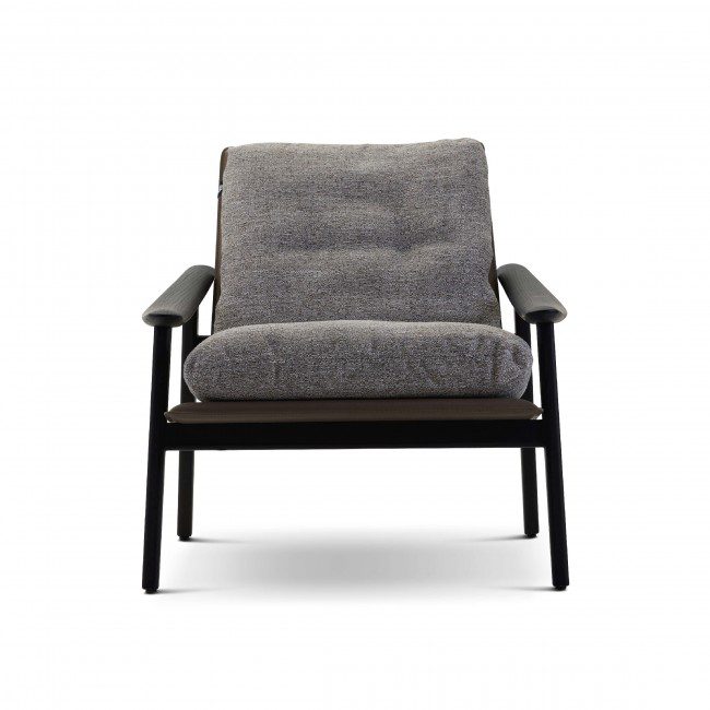 كرسي بذراعين